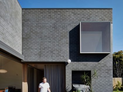 A Cozy Contemporary Home with Simple Elegant Interiors in Elsternwick, Australia by Freedman White (2)