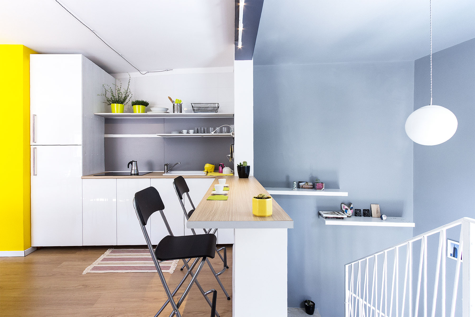 A Cozy and Colorful Modern Apartment with Warm Atmosphere in Modica, Italy by Federica Cavallo & Maurizio Arrabito (2)