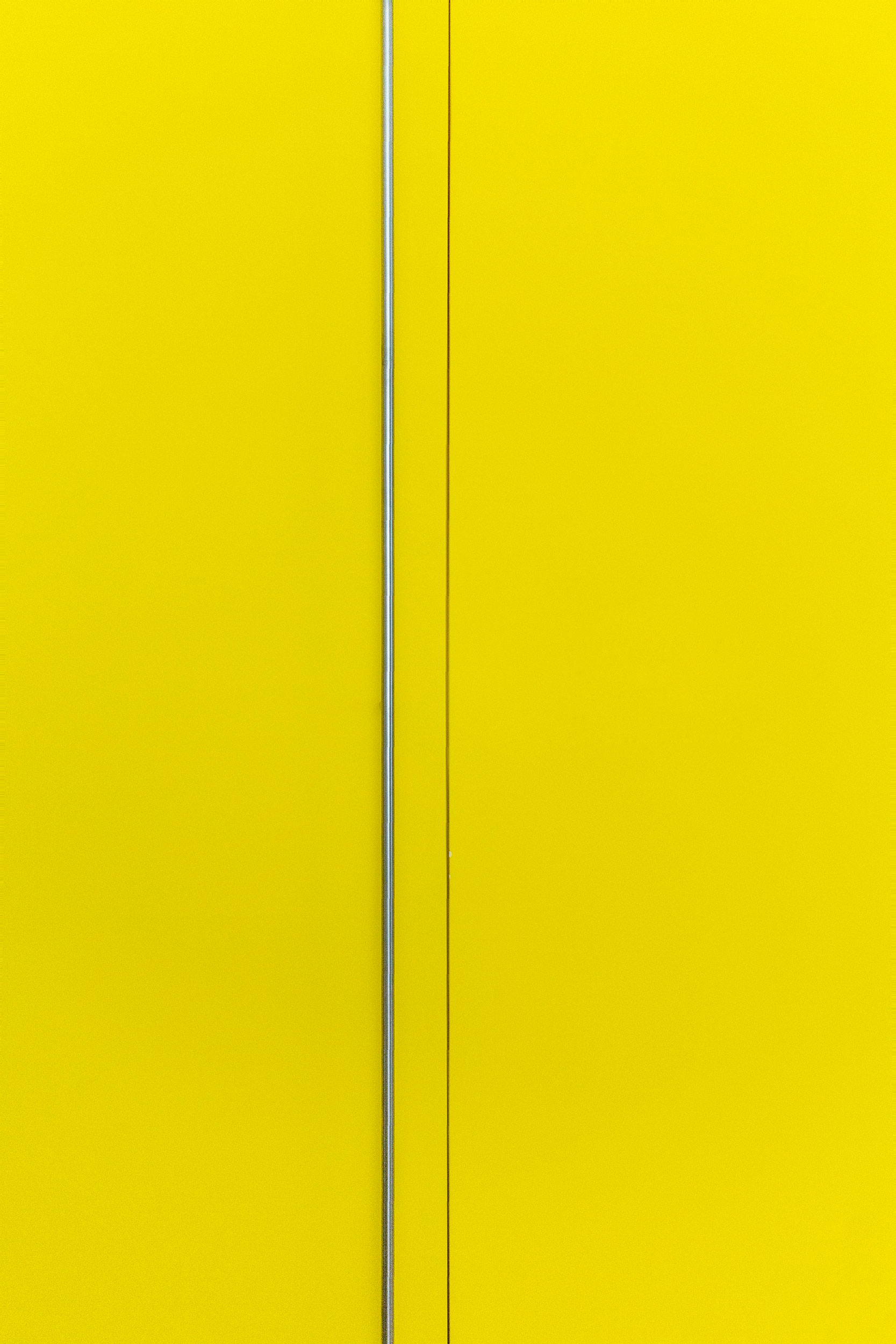 A Cozy and Colorful Modern Apartment with Warm Atmosphere in Modica, Italy by Federica Cavallo & Maurizio Arrabito (4)