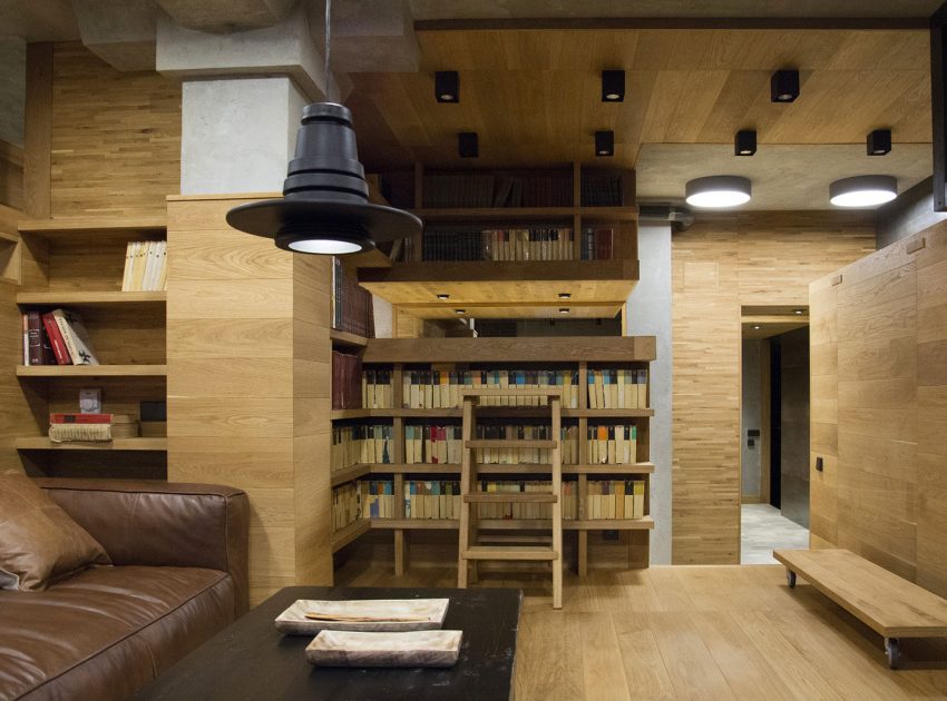 A Cozy and Unique Apartment with Plenty of Wood Elements in Moscow by Alexei Rosenberg (3)