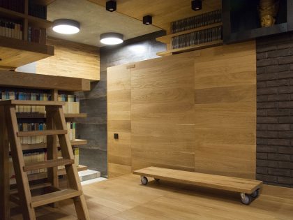 A Cozy and Unique Apartment with Plenty of Wood Elements in Moscow by Alexei Rosenberg (4)