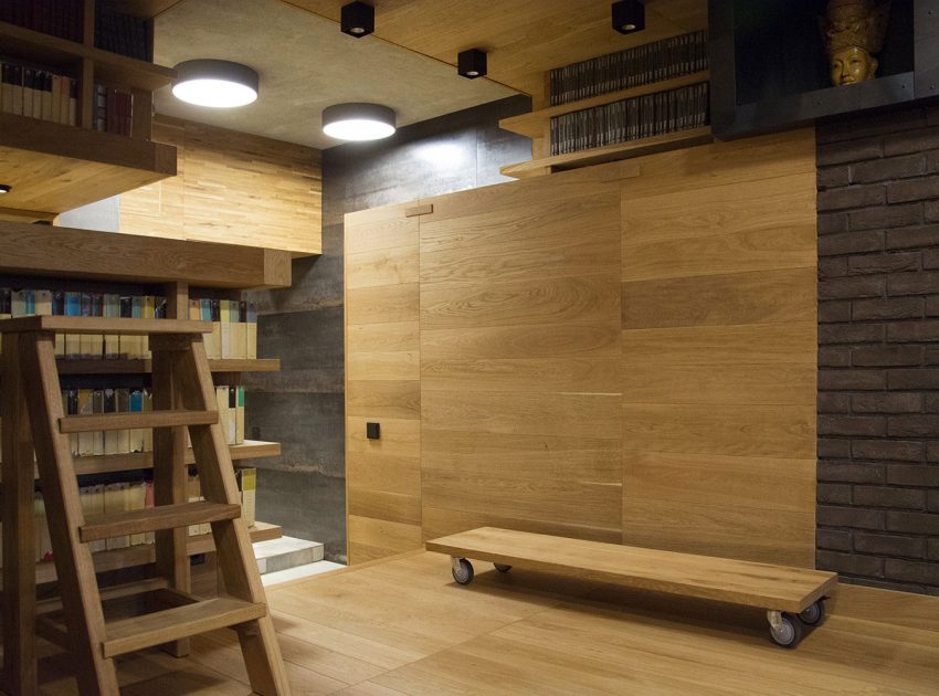 A Cozy and Unique Apartment with Plenty of Wood Elements in Moscow by Alexei Rosenberg (4)