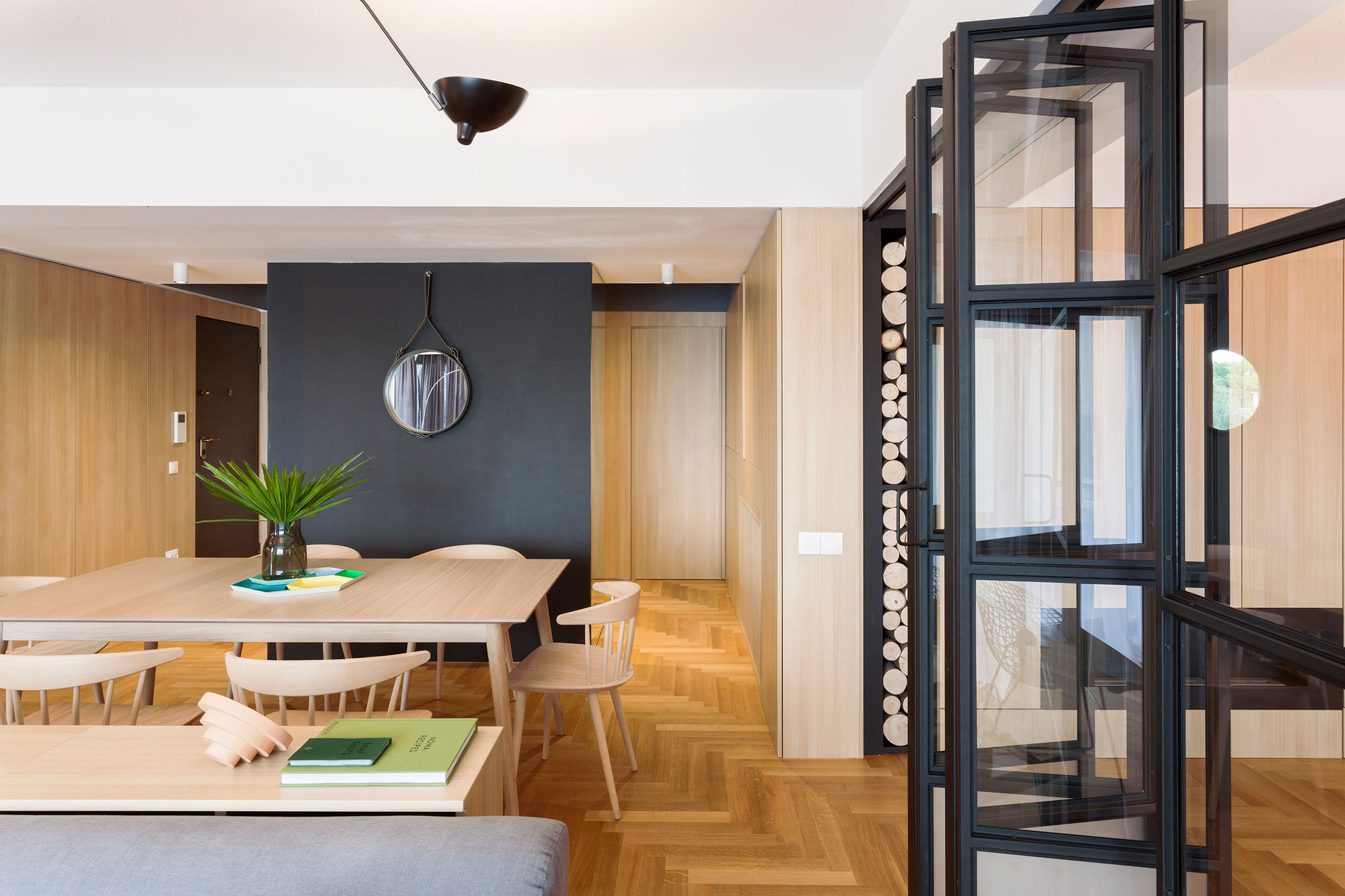A Flexible and Dynamic Contemporary Apartment in the Heart of Bucharest, Romania by Rosu-ciocodeica (5)