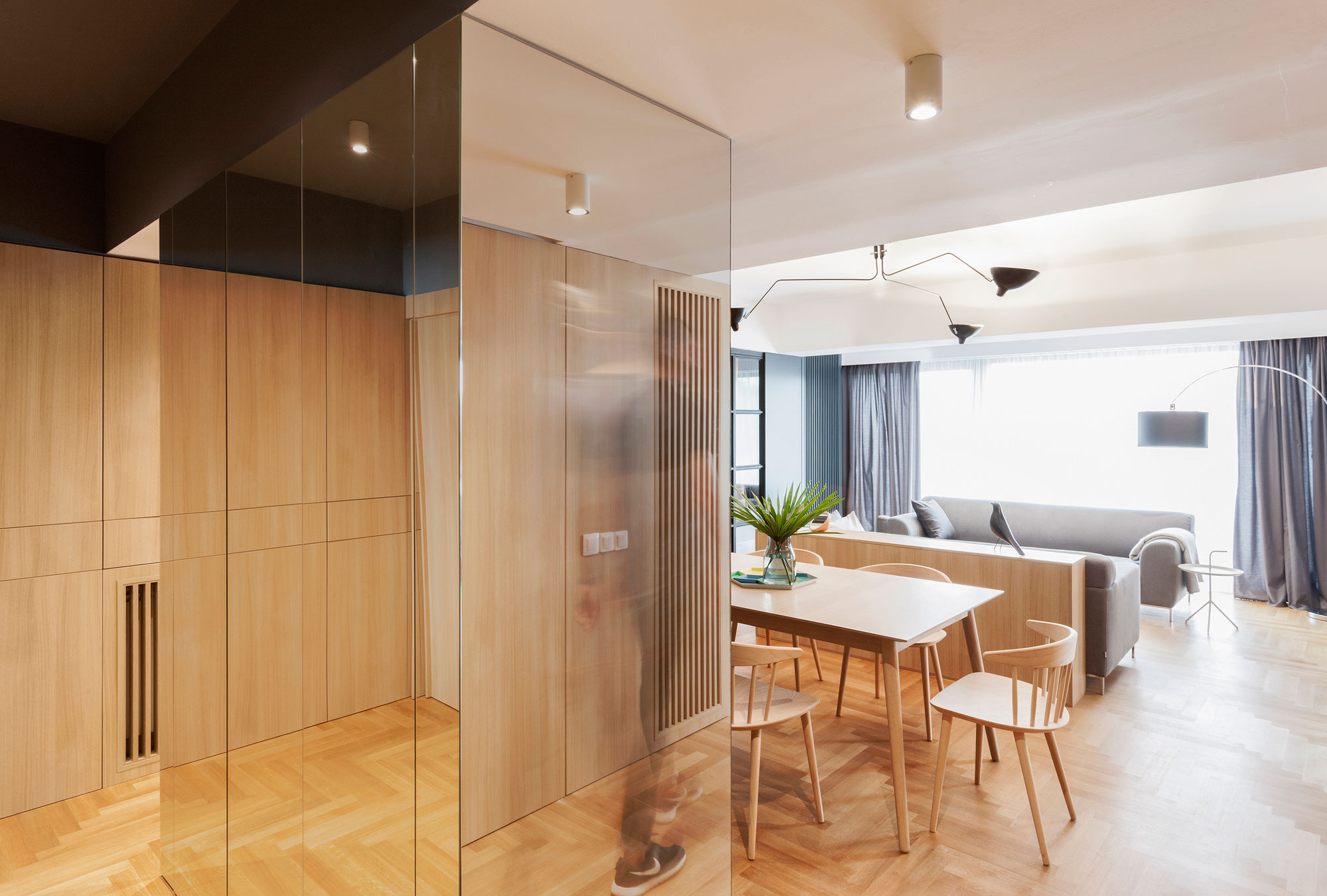 A Flexible and Dynamic Contemporary Apartment in the Heart of Bucharest, Romania by Rosu-ciocodeica (7)