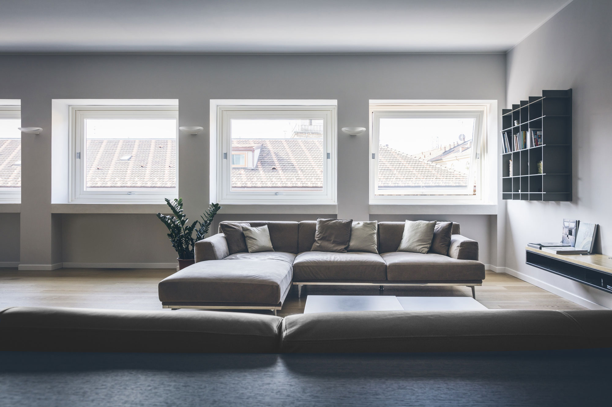 A House Drenched in Minimalist Contemporary Interiors in Milan, Italy by MARGstudio (4)