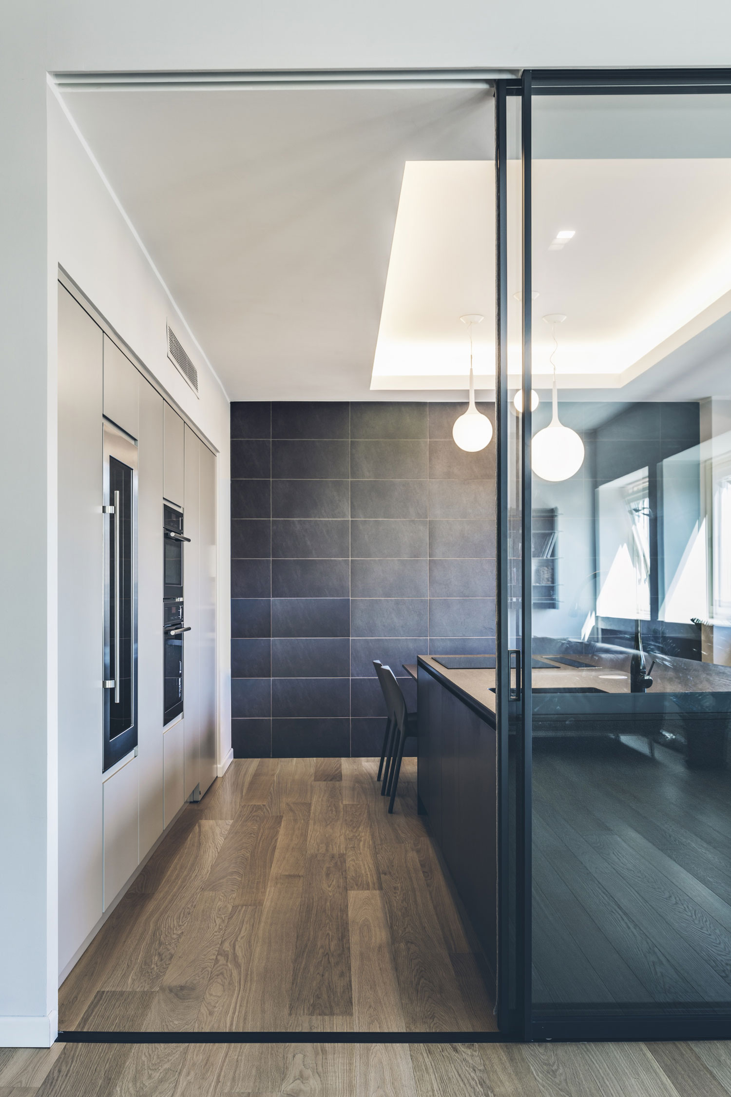 A House Drenched in Minimalist Contemporary Interiors in Milan, Italy by MARGstudio (7)