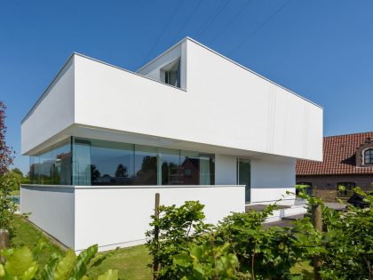 A Luminous Contemporary House with an Indoor Pool in Lint, Belgium by P8 Architecten (1)