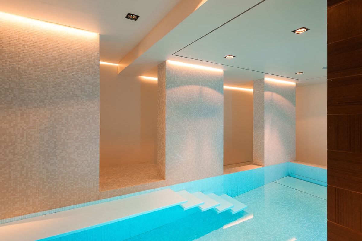 A Luminous Contemporary House with an Indoor Pool in Lint, Belgium by P8 Architecten (15)