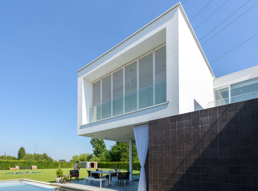 A Luminous Contemporary House with an Indoor Pool in Lint, Belgium by P8 Architecten (2)