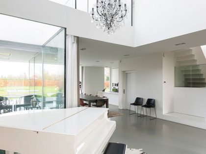 A Luminous Contemporary House with an Indoor Pool in Lint, Belgium by P8 Architecten (6)