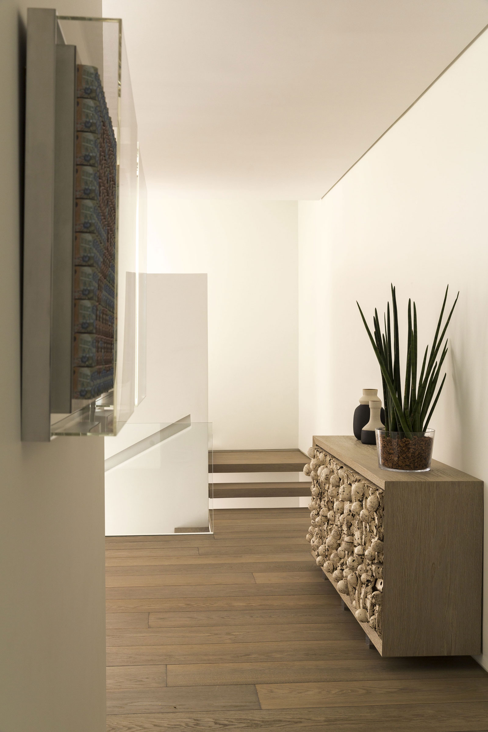 A Luminous and Airy Home with Exquisite and Cozy Atmosphere in New York City by Studio Arthur Casas (16)