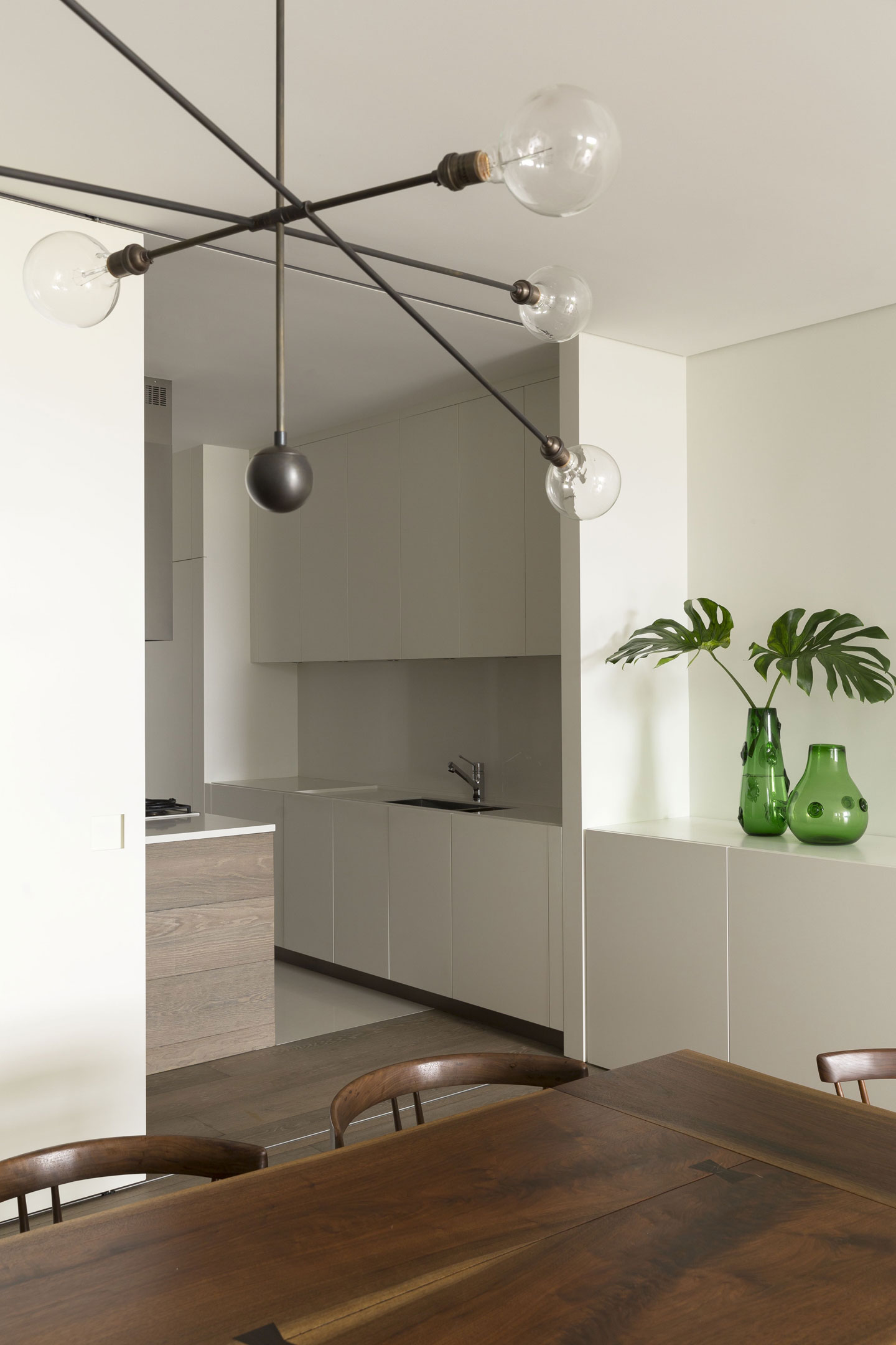 A Luminous and Airy Home with Exquisite and Cozy Atmosphere in New York City by Studio Arthur Casas (19)