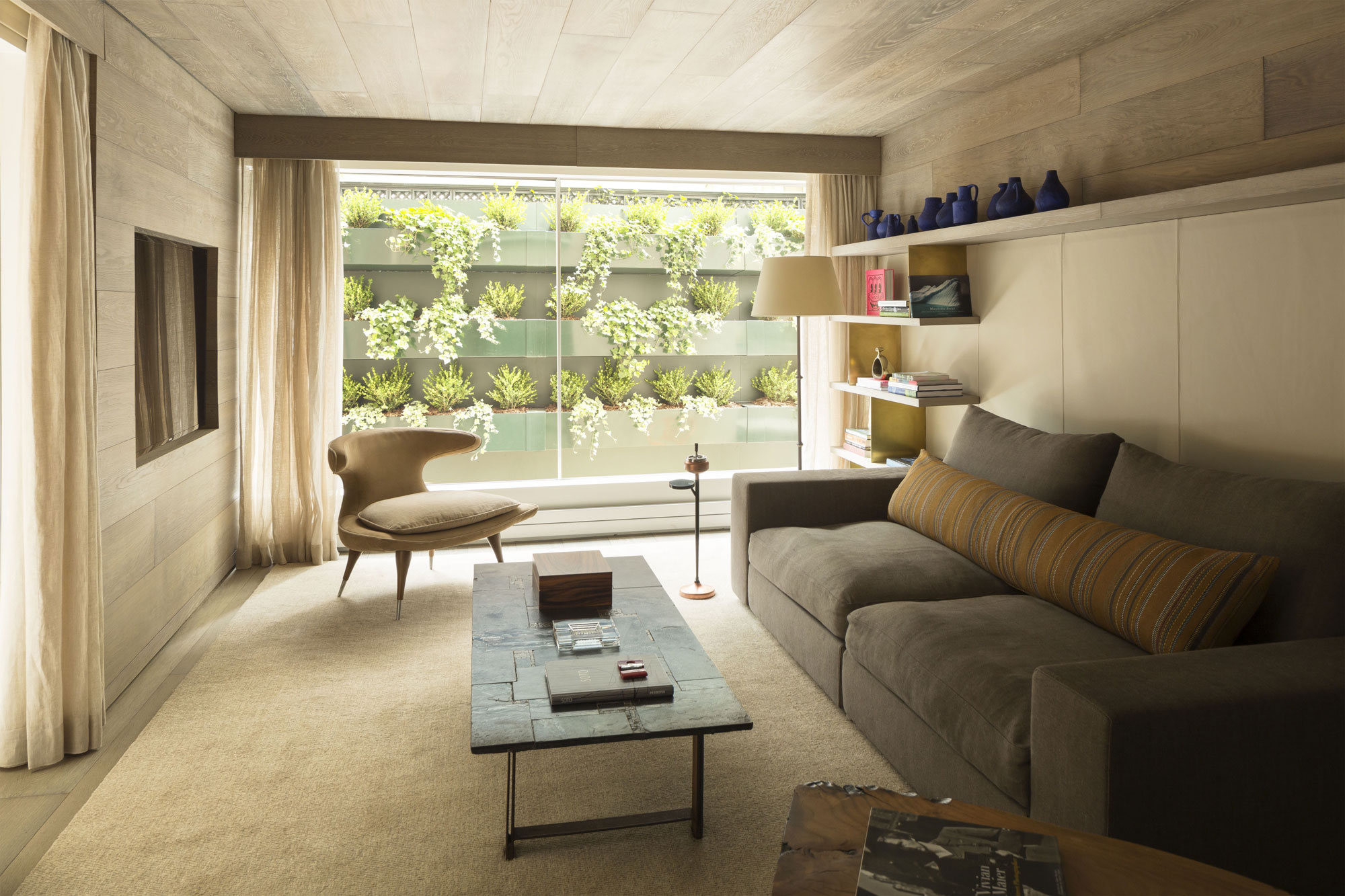 A Luminous and Airy Home with Exquisite and Cozy Atmosphere in New York City by Studio Arthur Casas (9)