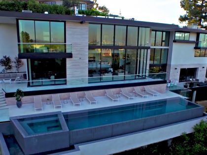 A Luxurious Modern Home with Infinity Pool and Stunning City Views of Los Angeles by Evan Gaskin (11)