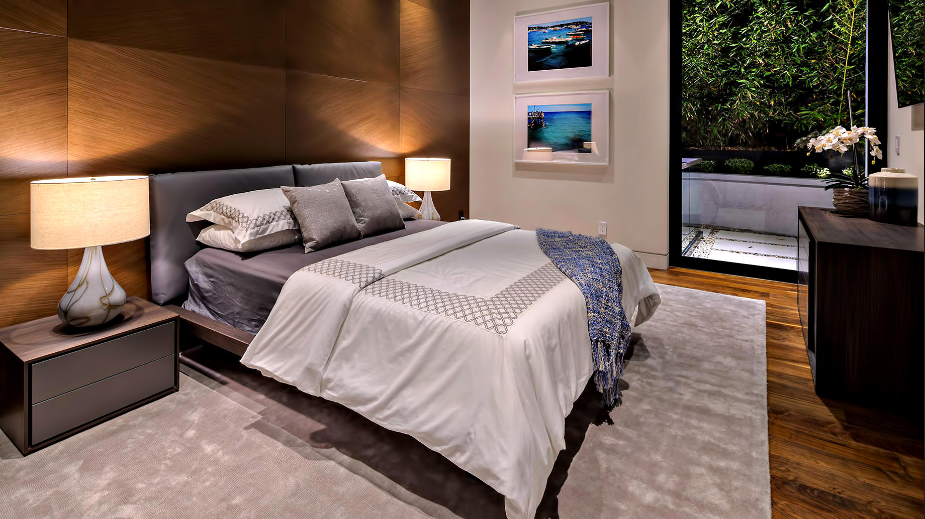 A Luxurious Modern Home with Infinity Pool and Stunning City Views of Los Angeles by Evan Gaskin (21)