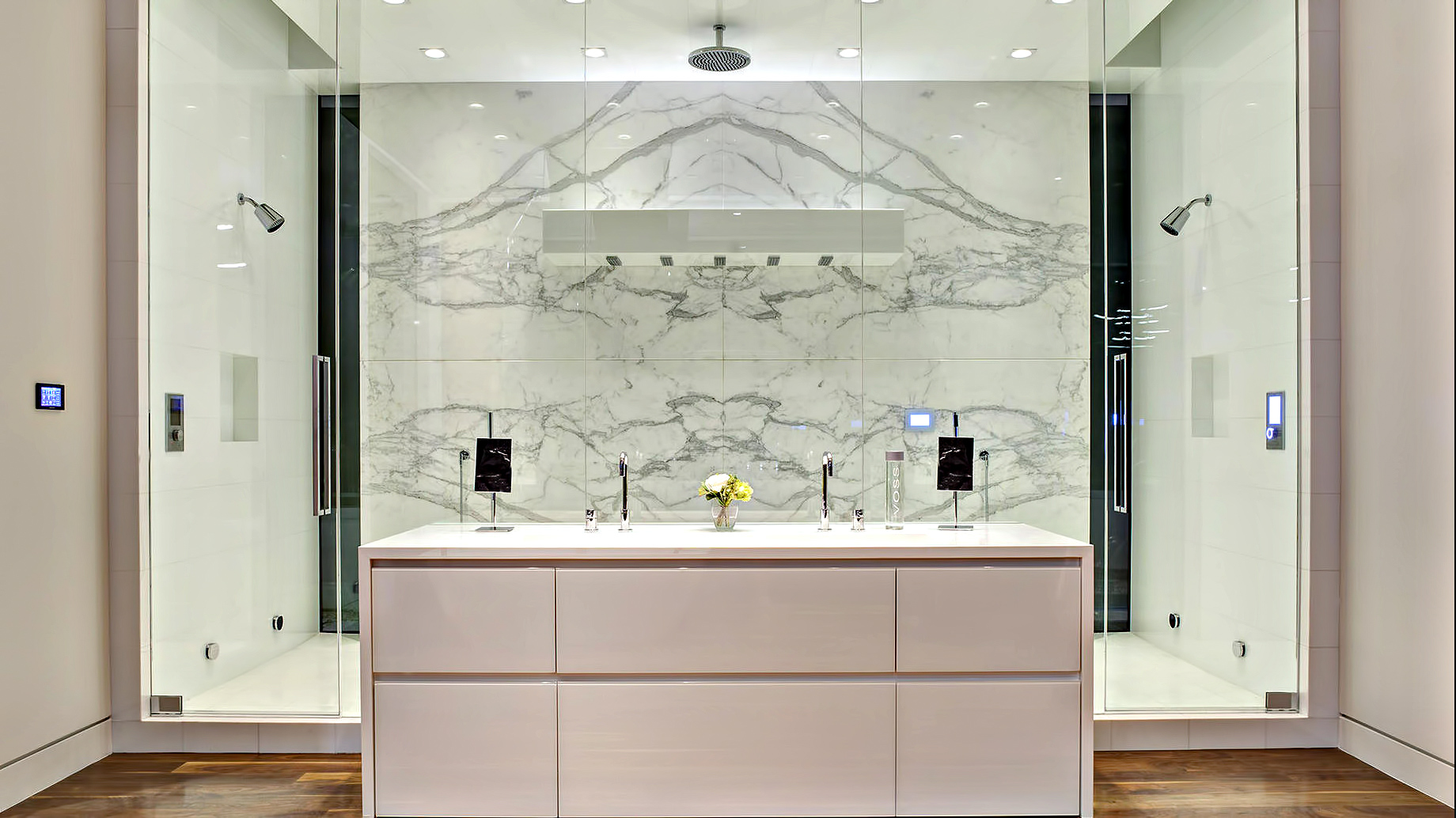 A Luxurious Modern Home with Infinity Pool and Stunning City Views of Los Angeles by Evan Gaskin (22)