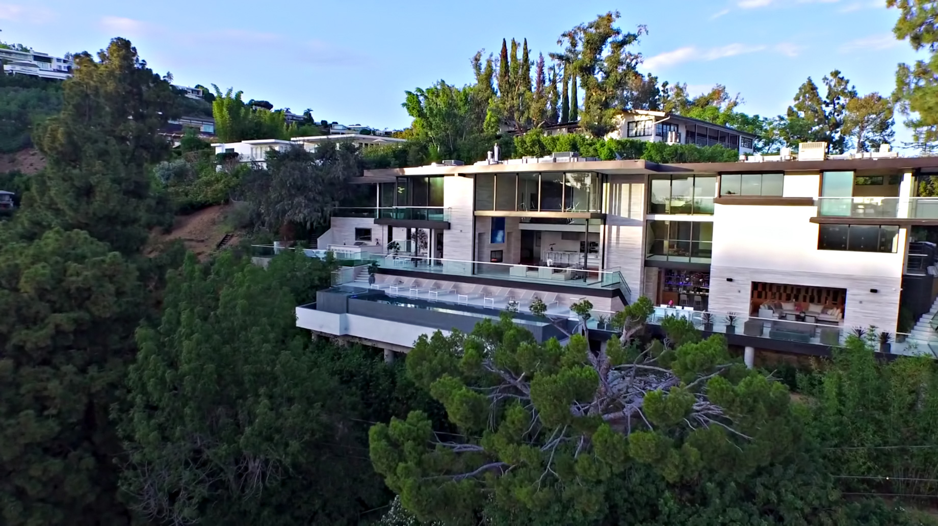 A Luxurious Modern Home with Infinity Pool and Stunning City Views of Los Angeles by Evan Gaskin (3)