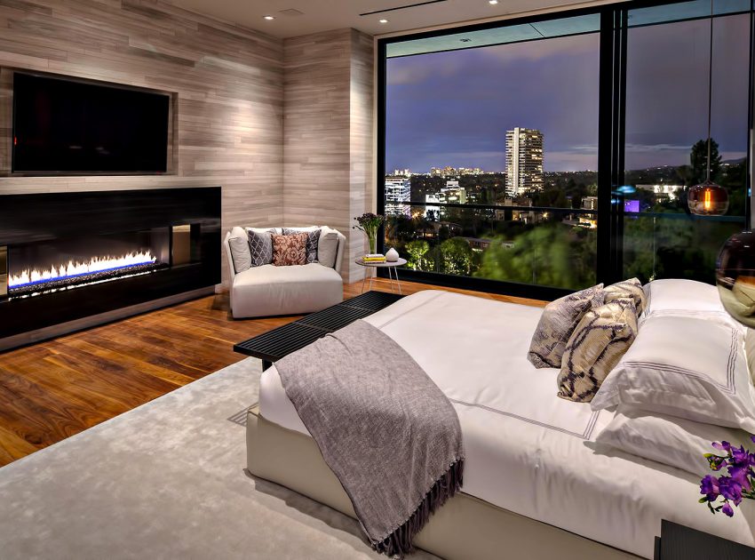 A Luxurious Modern Home with Infinity Pool and Stunning City Views of Los Angeles by Evan Gaskin (39)