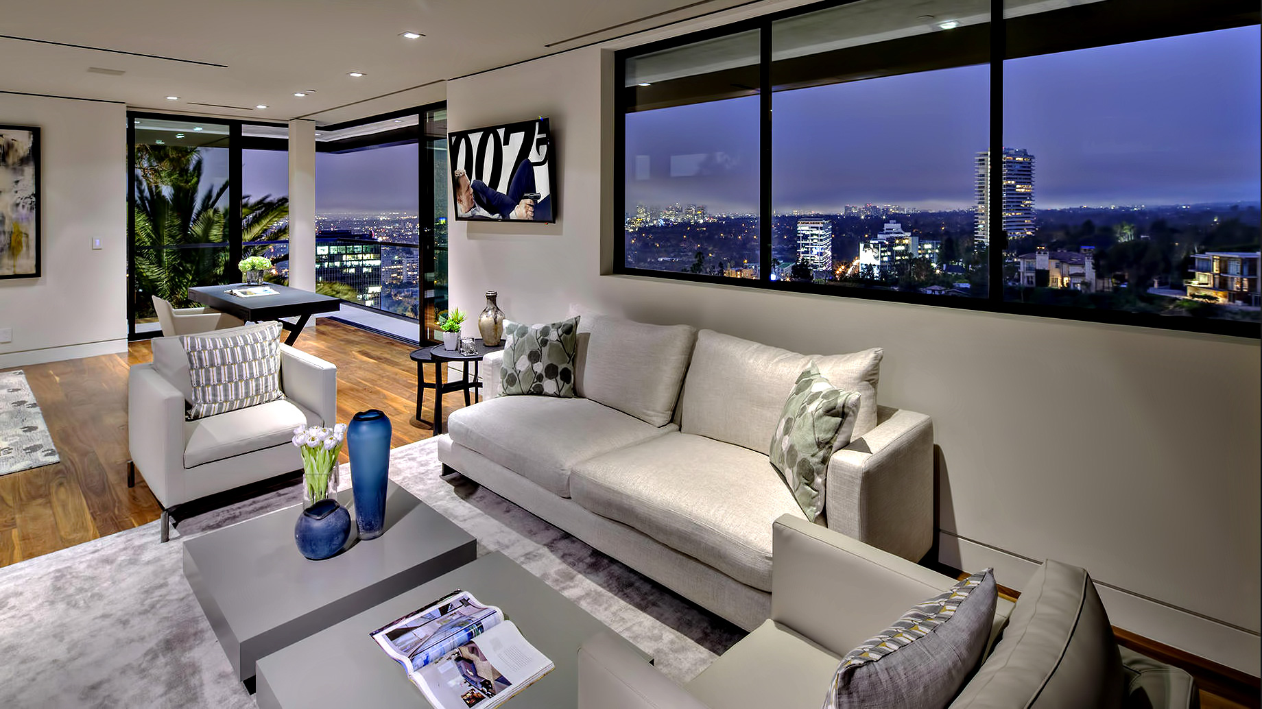 A Luxurious Modern Home with Infinity Pool and Stunning City Views of Los Angeles by Evan Gaskin (40)