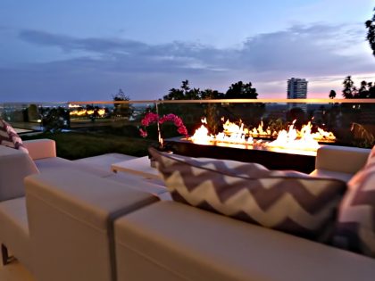 A Luxurious Modern Home with Infinity Pool and Stunning City Views of Los Angeles by Evan Gaskin (48)