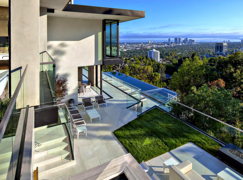 A Luxurious Modern Home with Infinity Pool and Stunning City Views of Los Angeles by Evan Gaskin (5)