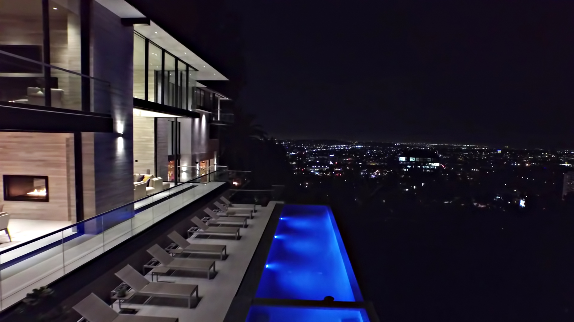 A Luxurious Modern Home with Infinity Pool and Stunning City Views of Los Angeles by Evan Gaskin (53)