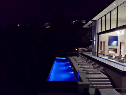 A Luxurious Modern Home with Infinity Pool and Stunning City Views of Los Angeles by Evan Gaskin (54)