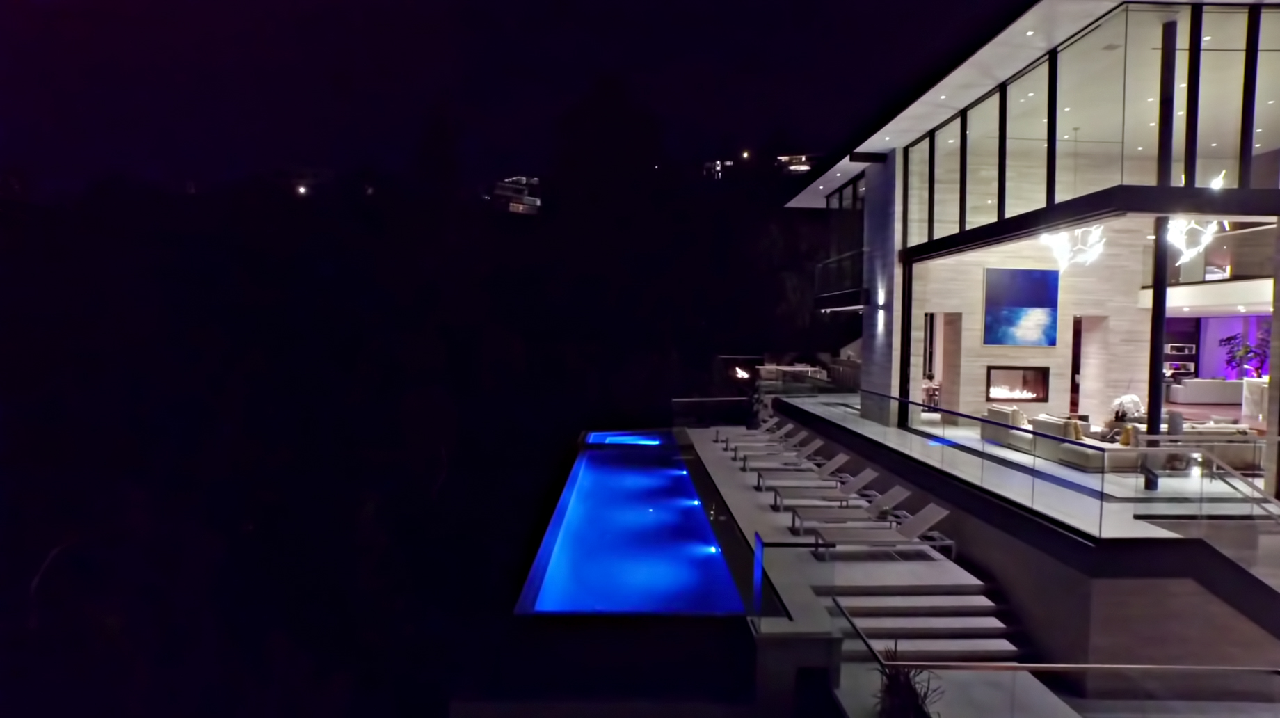 A Luxurious Modern Home with Infinity Pool and Stunning City Views of Los Angeles by Evan Gaskin (54)