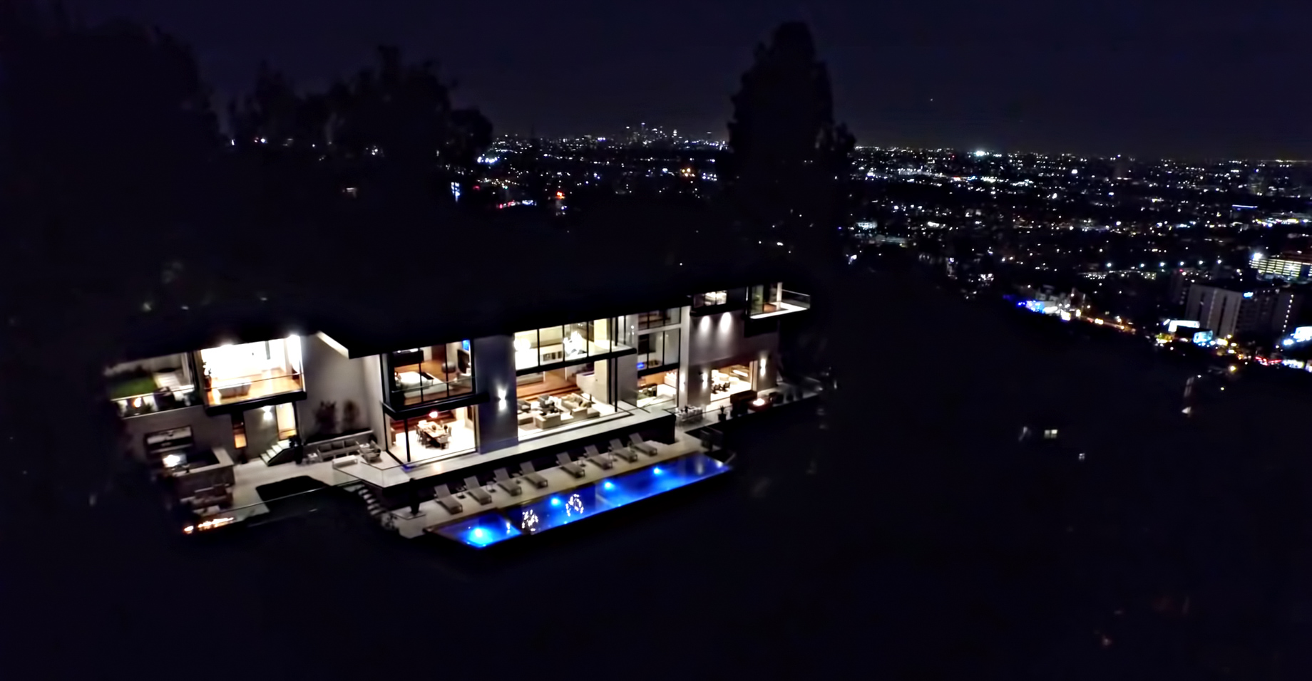 A Luxurious Modern Home with Infinity Pool and Stunning City Views of Los Angeles by Evan Gaskin (55)
