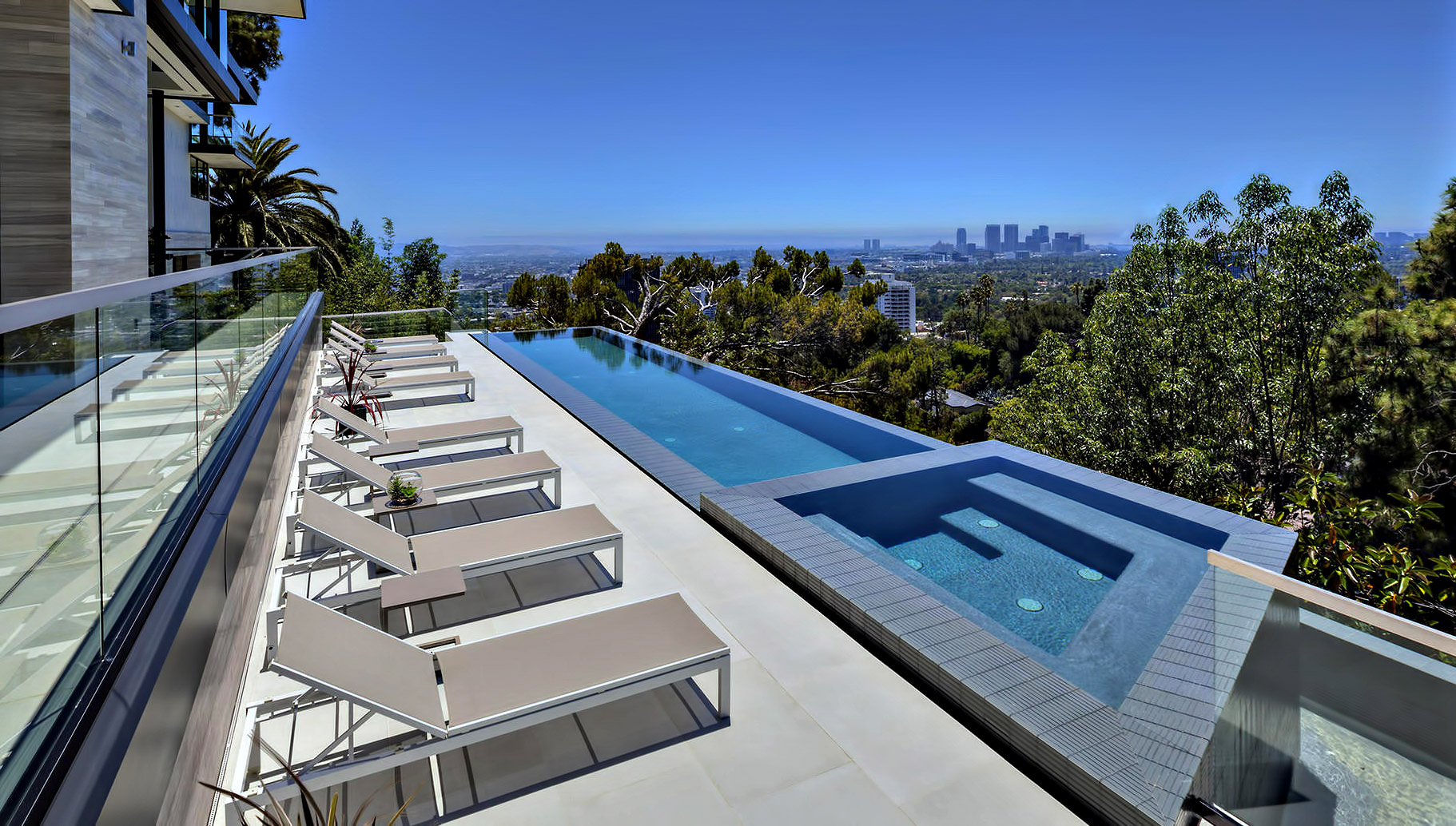 A Luxurious Modern Home with Infinity Pool and Stunning City Views of Los Angeles by Evan Gaskin (7)