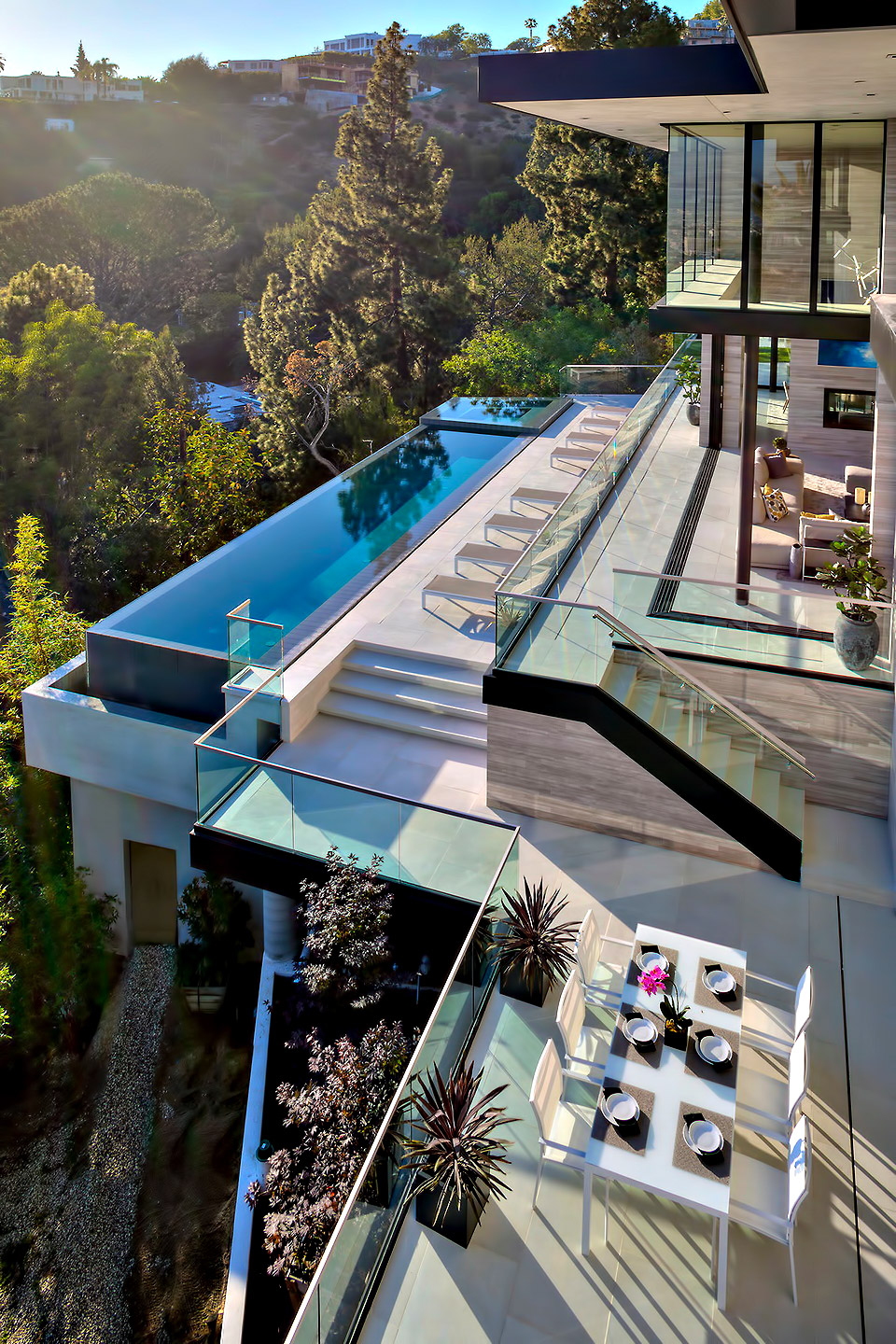 A Luxurious Modern Home with Infinity Pool and Stunning City Views of Los Angeles by Evan Gaskin (8)