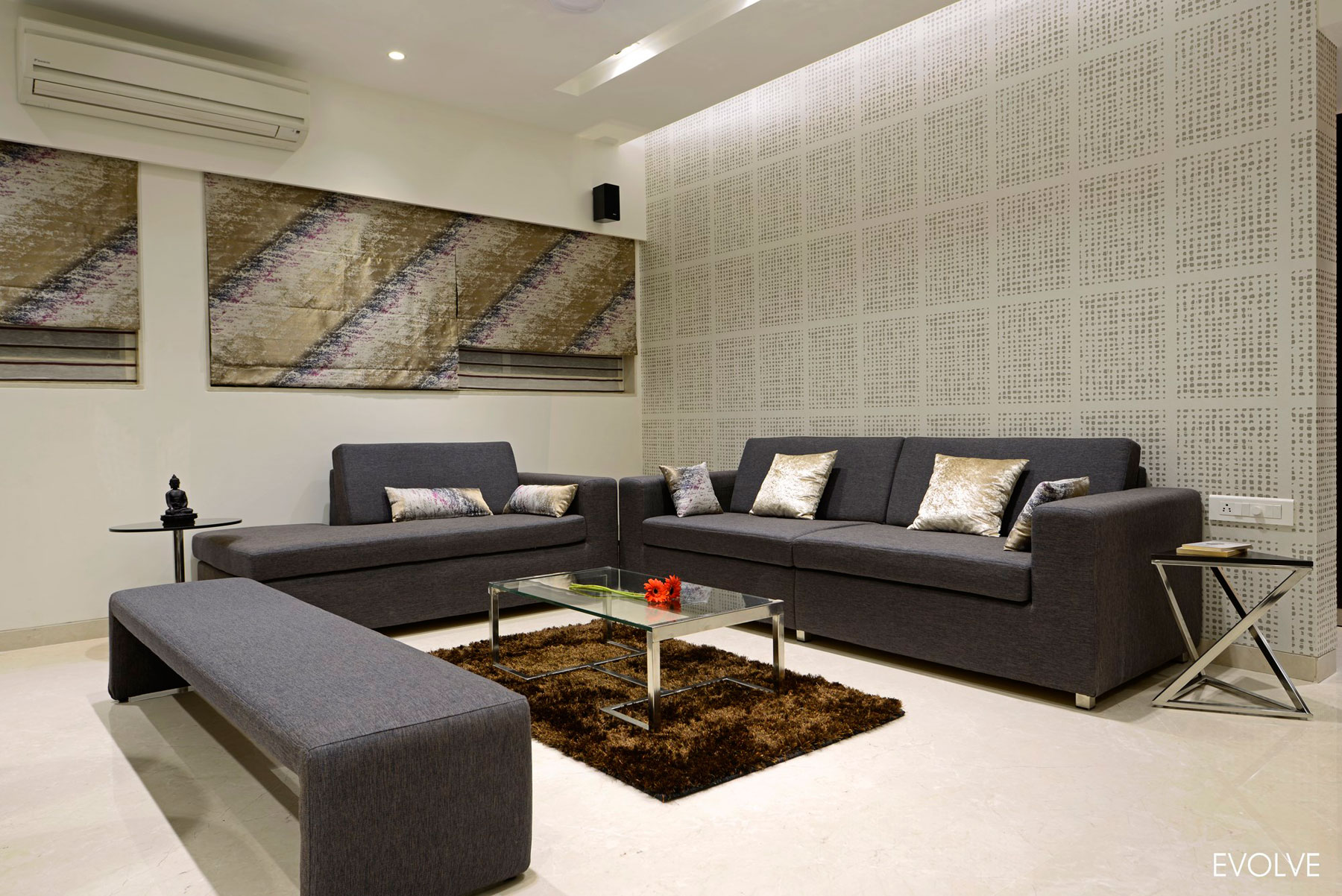 A Luxurious Modern House with Striking and Comfortable Interiors in Mumbai,India by Evolve (1)