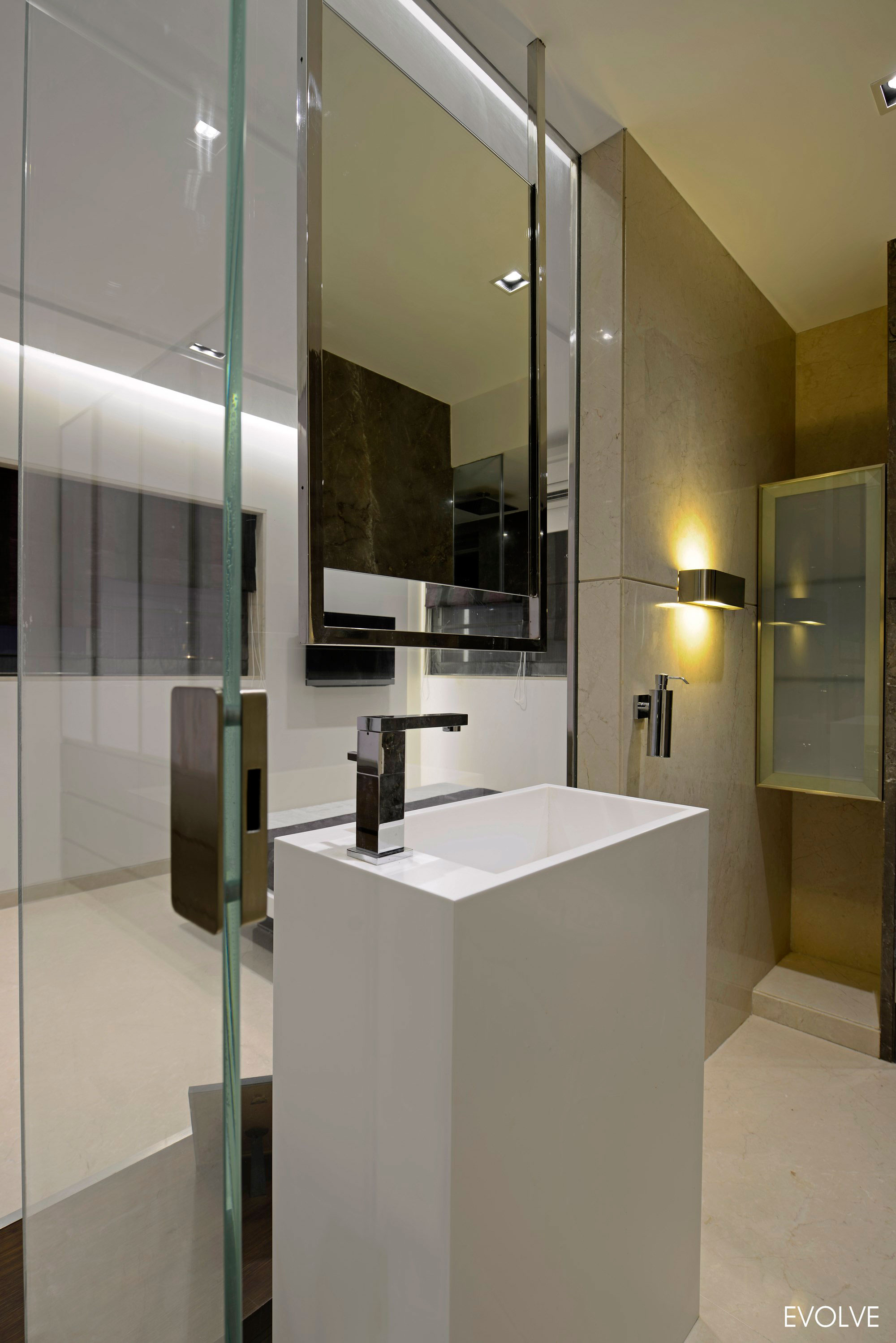 A Luxurious Modern House with Striking and Comfortable Interiors in Mumbai,India by Evolve (12)