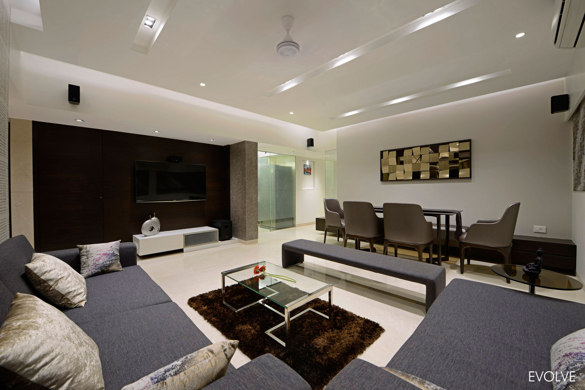 A Luxurious Modern House with Striking and Comfortable Interiors in Mumbai,India by Evolve (3)