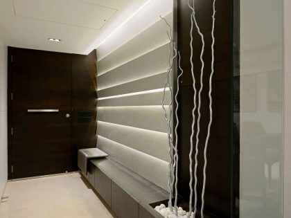 A Luxurious Modern House with Striking and Comfortable Interiors in Mumbai,India by Evolve (4)