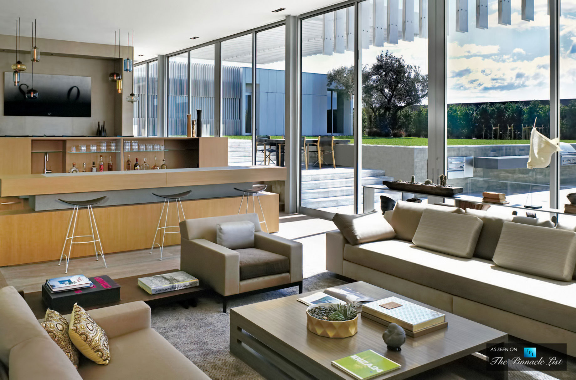 A Luxury Contemporary Home with Spectacular Views in Los Angeles, California by SPF Architects (14)