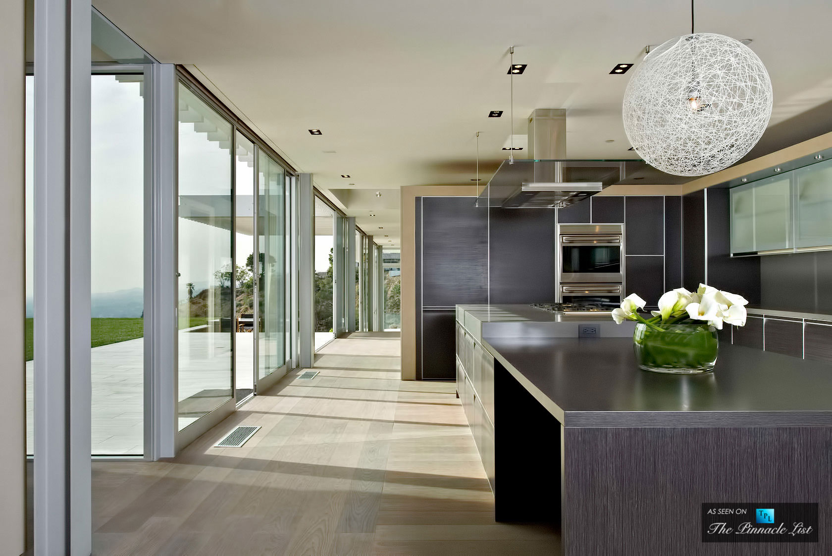 A Luxury Contemporary Home with Spectacular Views in Los Angeles, California by SPF Architects (19)