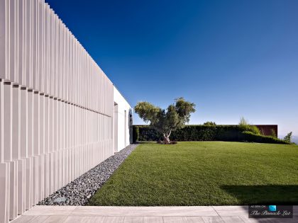 A Luxury Contemporary Home with Spectacular Views in Los Angeles, California by SPF Architects (2)