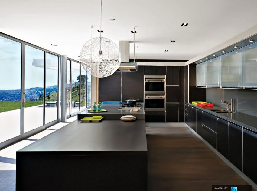 A Luxury Contemporary Home with Spectacular Views in Los Angeles, California by SPF Architects (20)