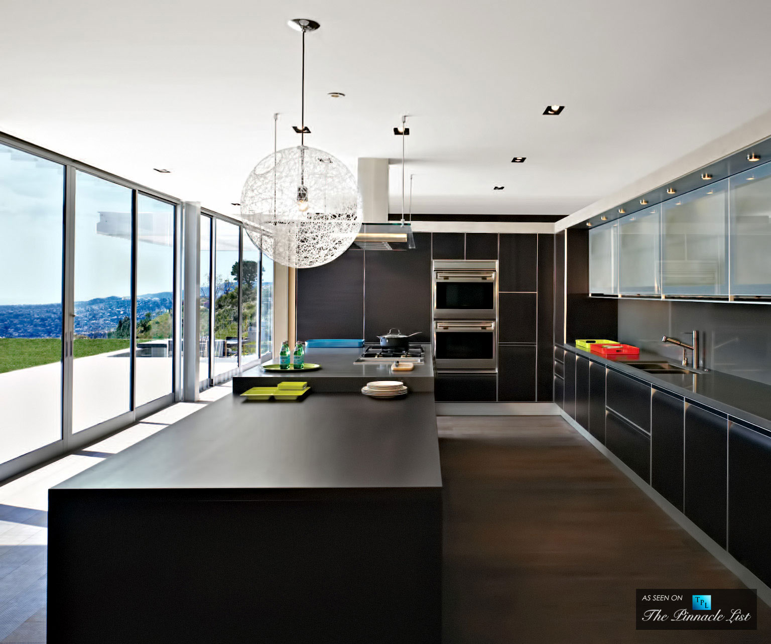 A Luxury Contemporary Home with Spectacular Views in Los Angeles, California by SPF Architects (20)