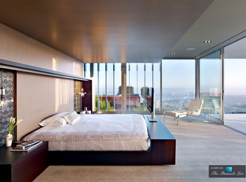 A Luxury Contemporary Home with Spectacular Views in Los Angeles, California by SPF Architects (25)