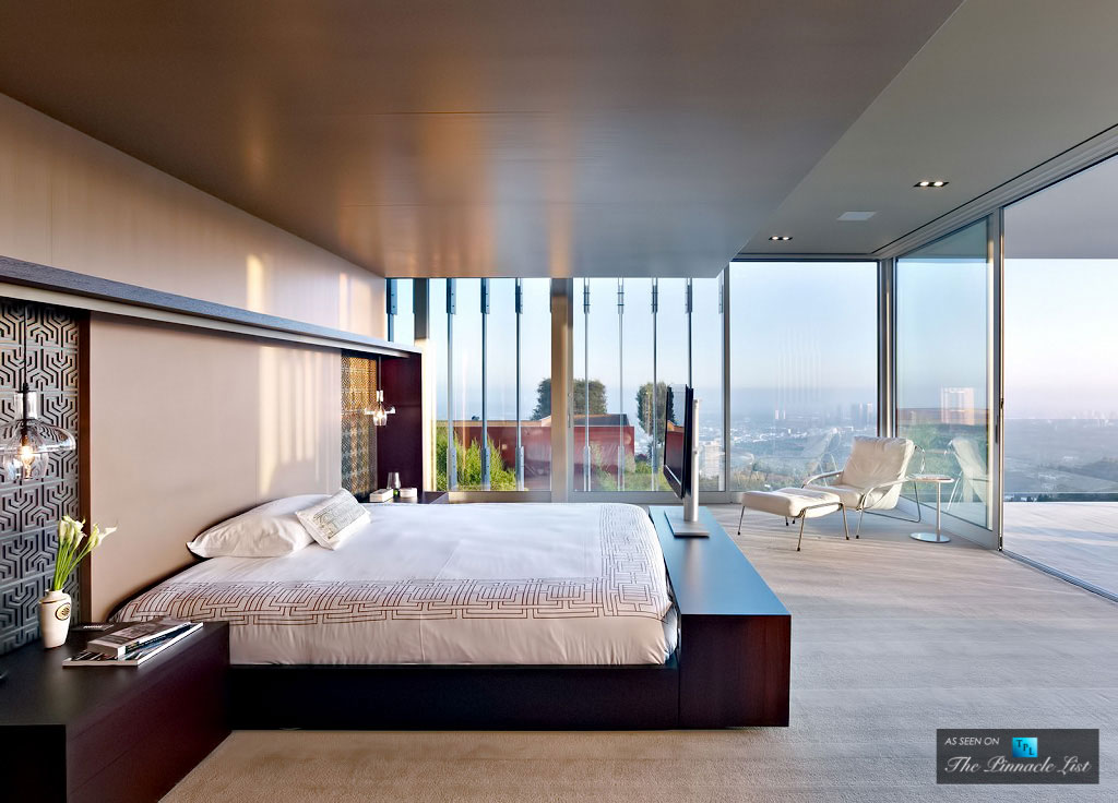 A Luxury Contemporary Home with Spectacular Views in Los Angeles, California by SPF Architects (25)