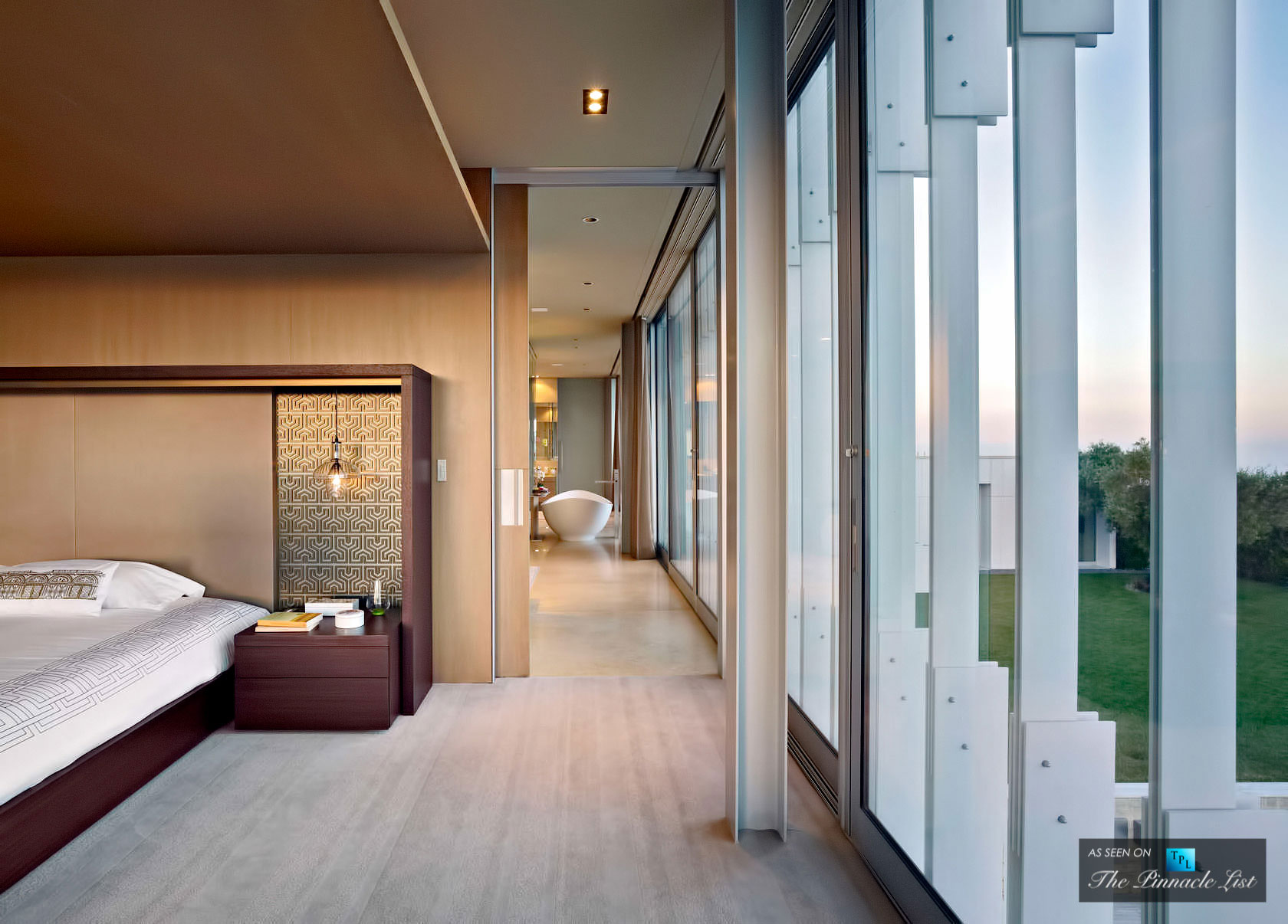 A Luxury Contemporary Home with Spectacular Views in Los Angeles, California by SPF Architects (27)