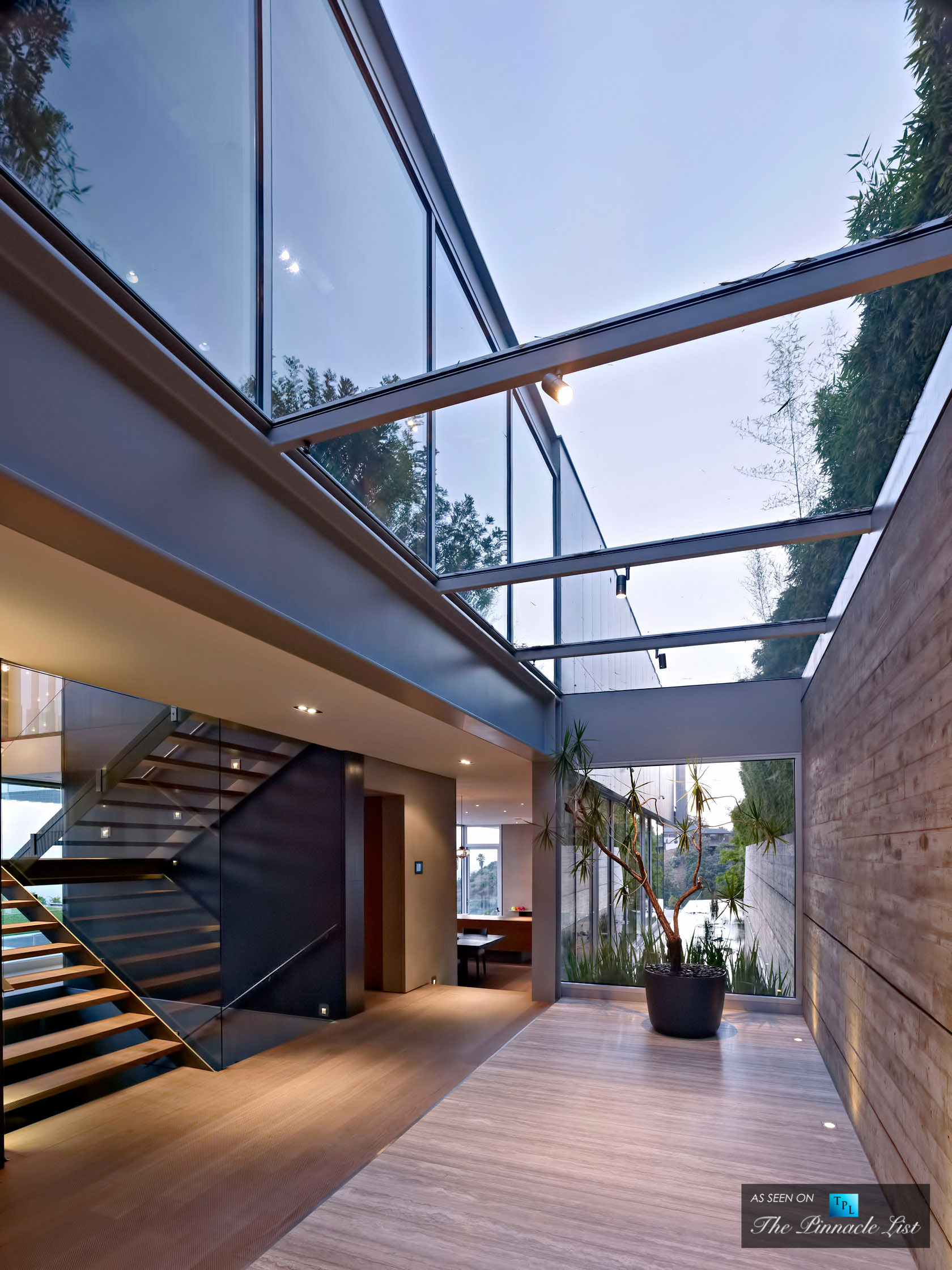 A Luxury Contemporary Home with Spectacular Views in Los Angeles, California by SPF Architects (29)