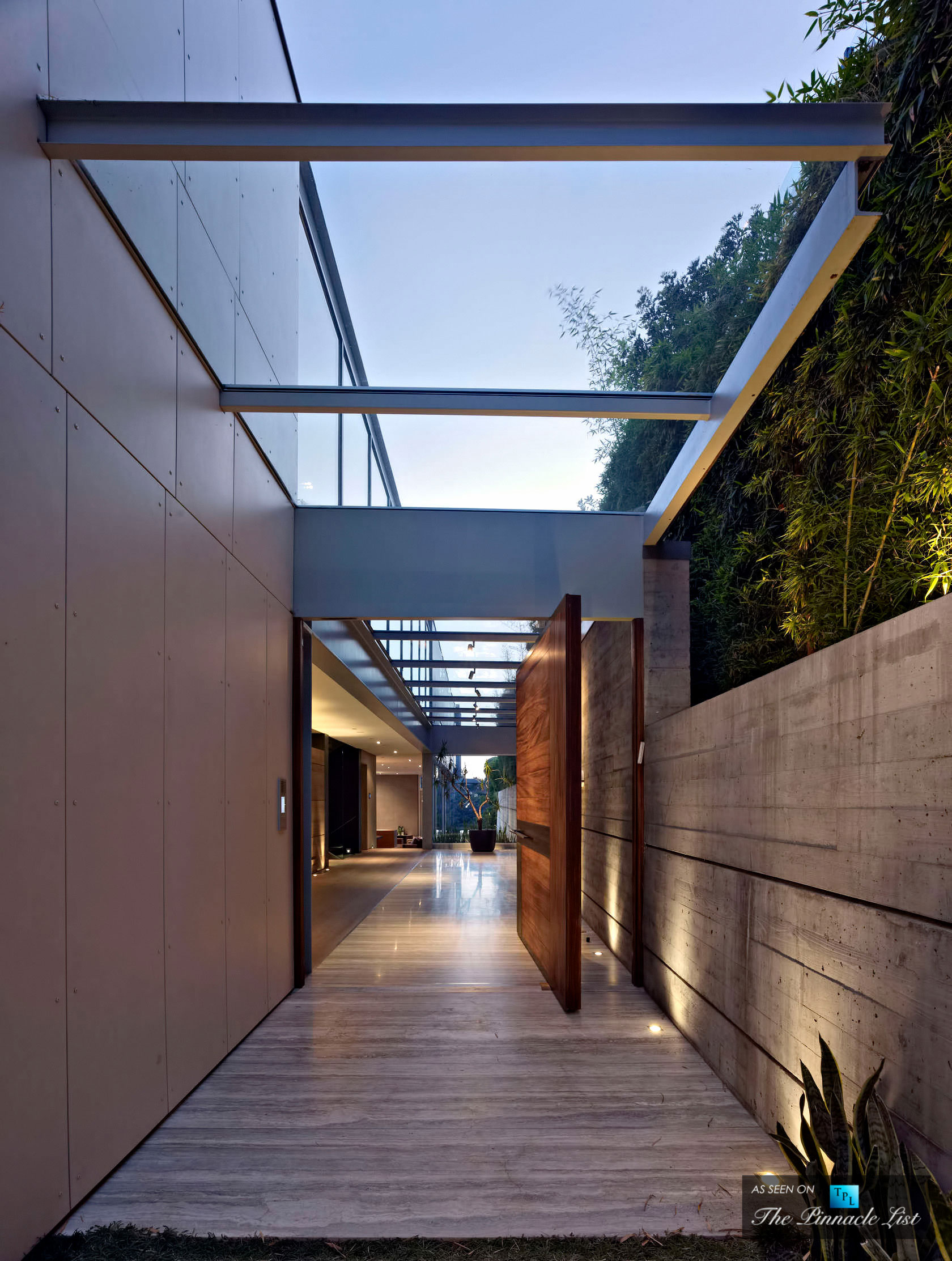 A Luxury Contemporary Home with Spectacular Views in Los Angeles, California by SPF Architects (30)