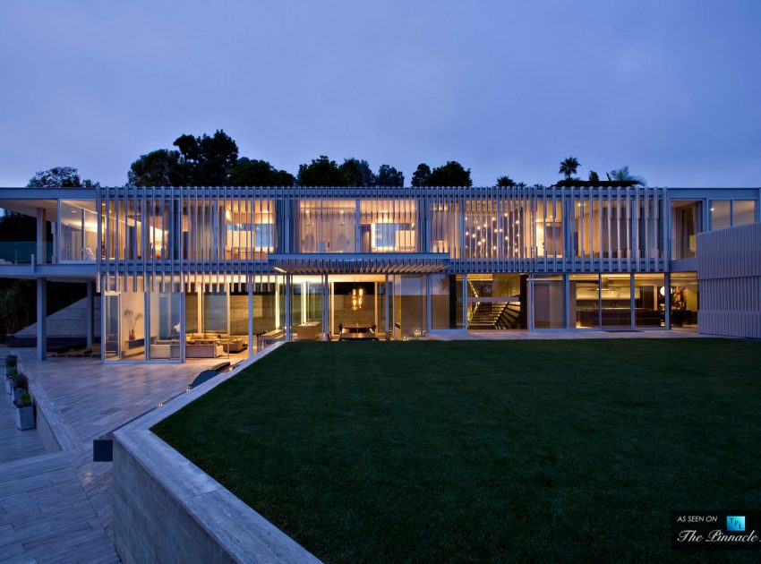 A Luxury Contemporary Home with Spectacular Views in Los Angeles, California by SPF Architects (33)