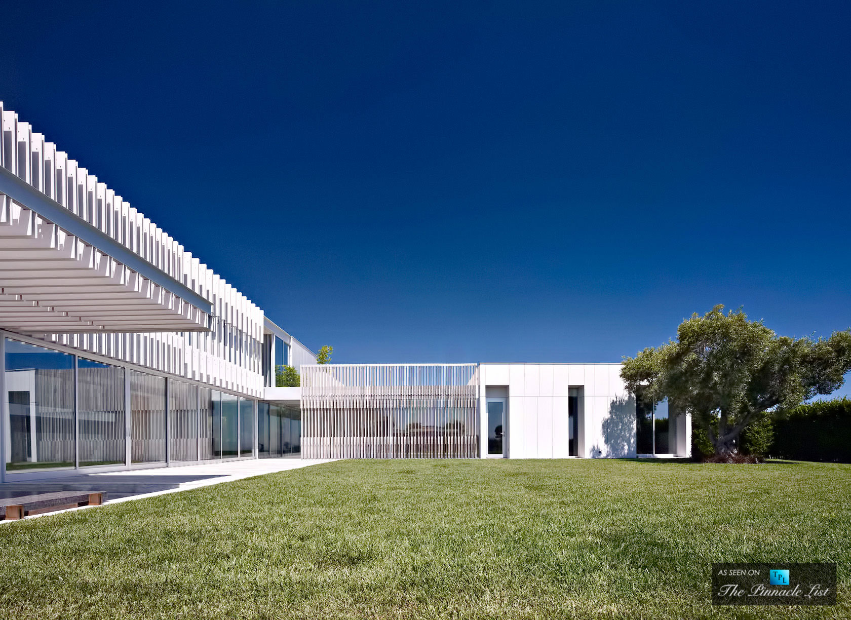 A Luxury Contemporary Home with Spectacular Views in Los Angeles, California by SPF Architects (4)