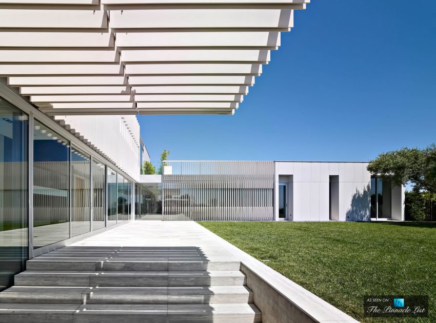 A Luxury Contemporary Home with Spectacular Views in Los Angeles, California by SPF Architects (5)