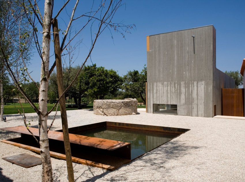 A Minimalist House with Clean Lines and Natural Light in Chamusca, Portugal by João Mendes Ribeiro (10)