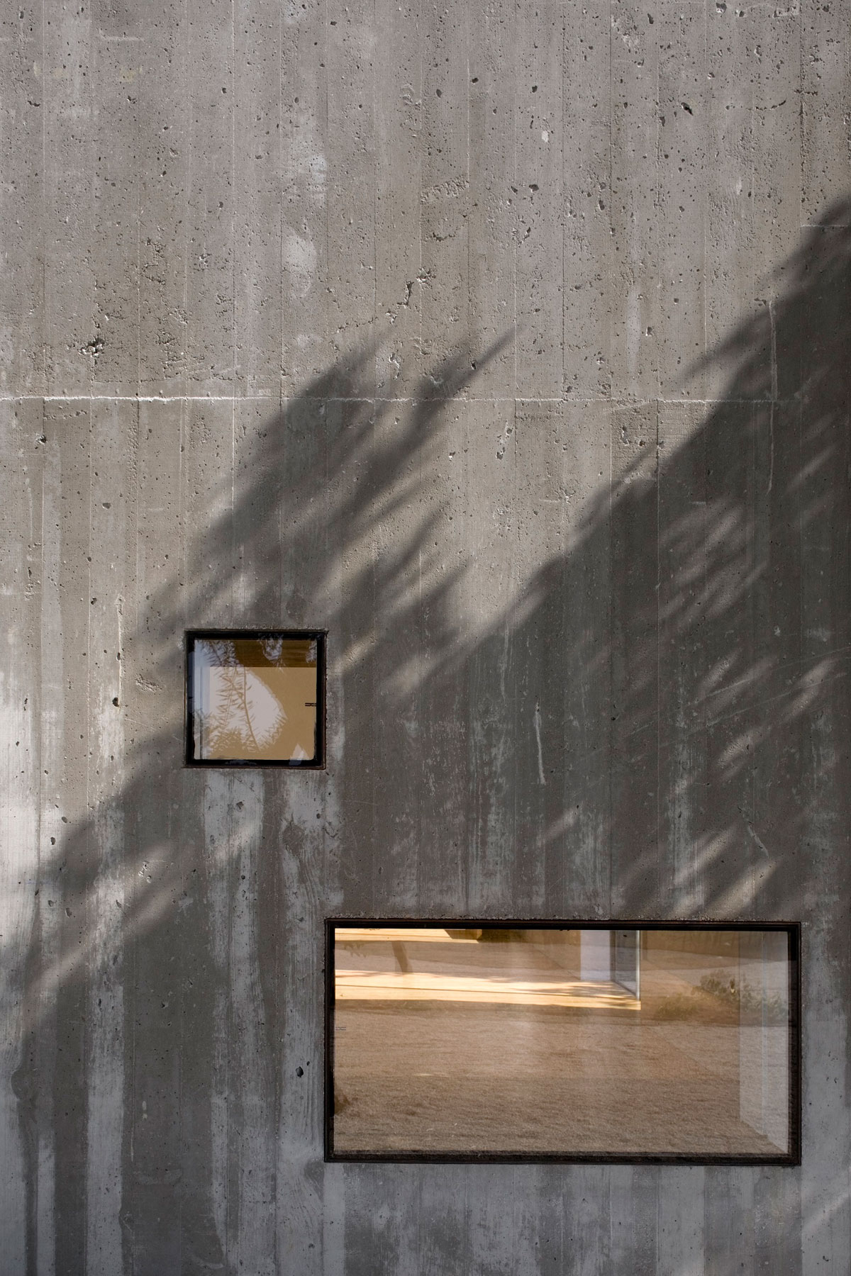 A Minimalist House with Clean Lines and Natural Light in Chamusca, Portugal by João Mendes Ribeiro (12)